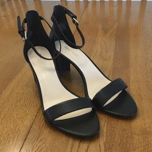 Woman’s Nine West Pruce black chunk heel ankle strap sandal. Size 9.5. Like new!